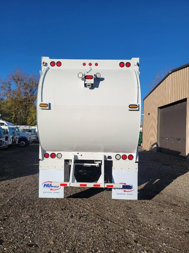 05 2016 MACK FRONT LOAD TRUCK 010233