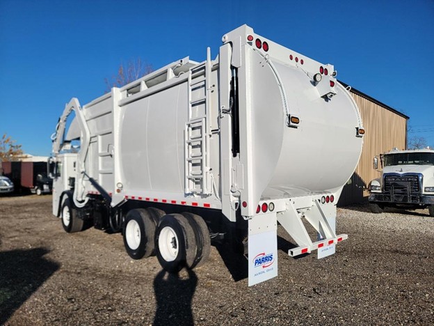 06 2016 MACK FRONT LOAD TRUCK 010233