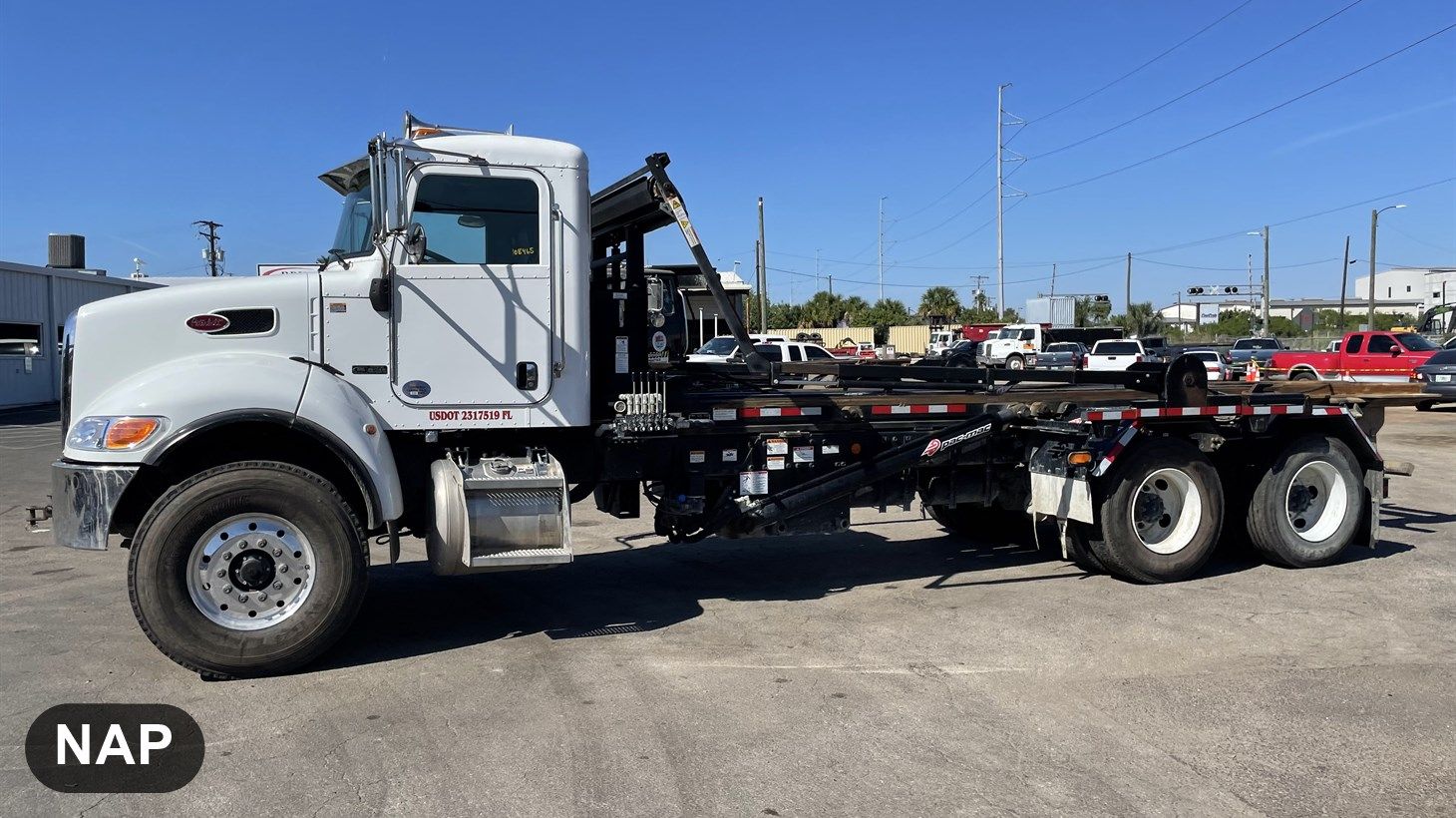 02_2016_Peterbilt_Roll_Off_110566_2