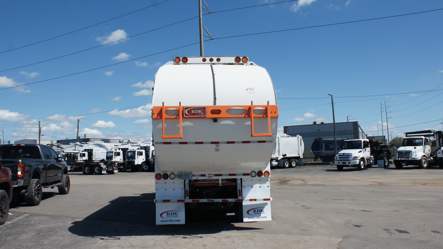 02_2022_freightliner_side_loader_garbage_truck_108141_10