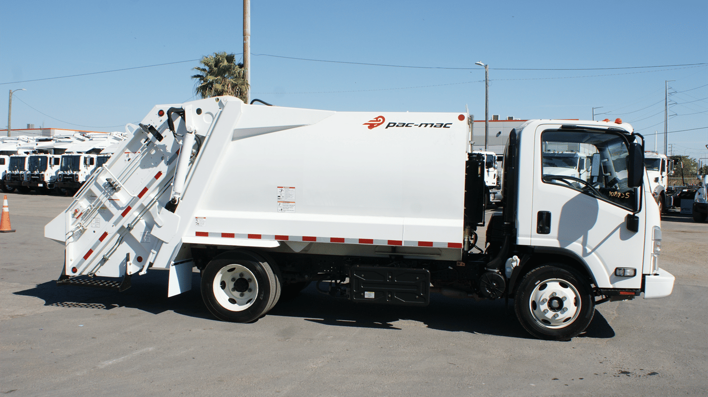 02_2023_isuzu_rear_loader_108835_10