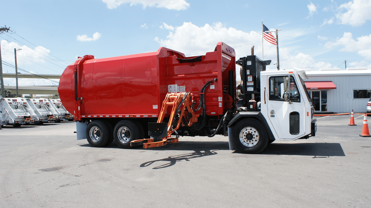 02_2024_battle_motors_side_loader_garbage_truck_108801_10