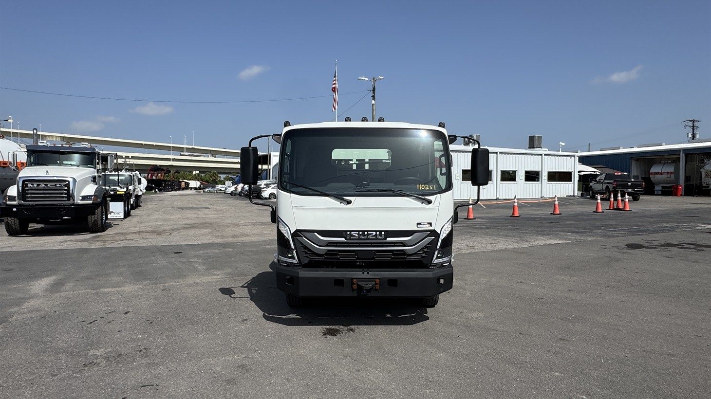02_2026_isuzu_rear_loader_garbage_truck_110251_1