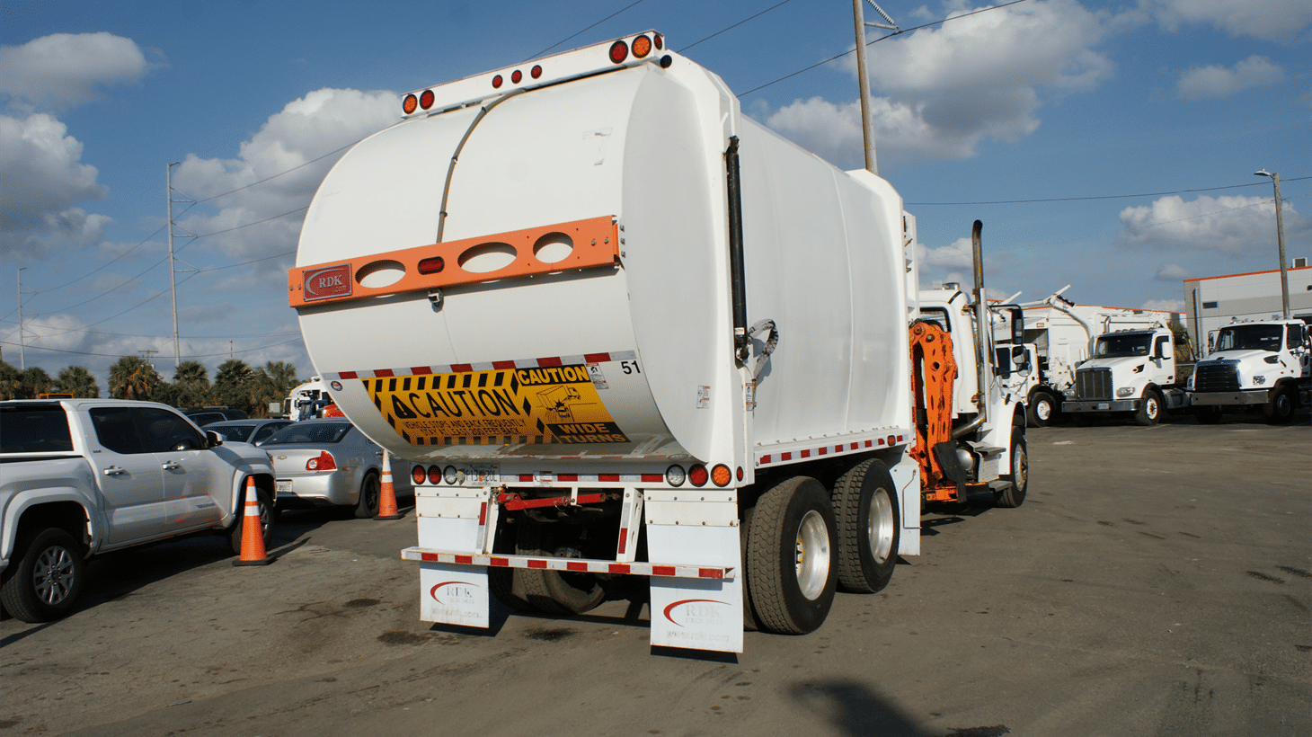 03_2022_freightliner_side_loader_garbage_truck_107953_11