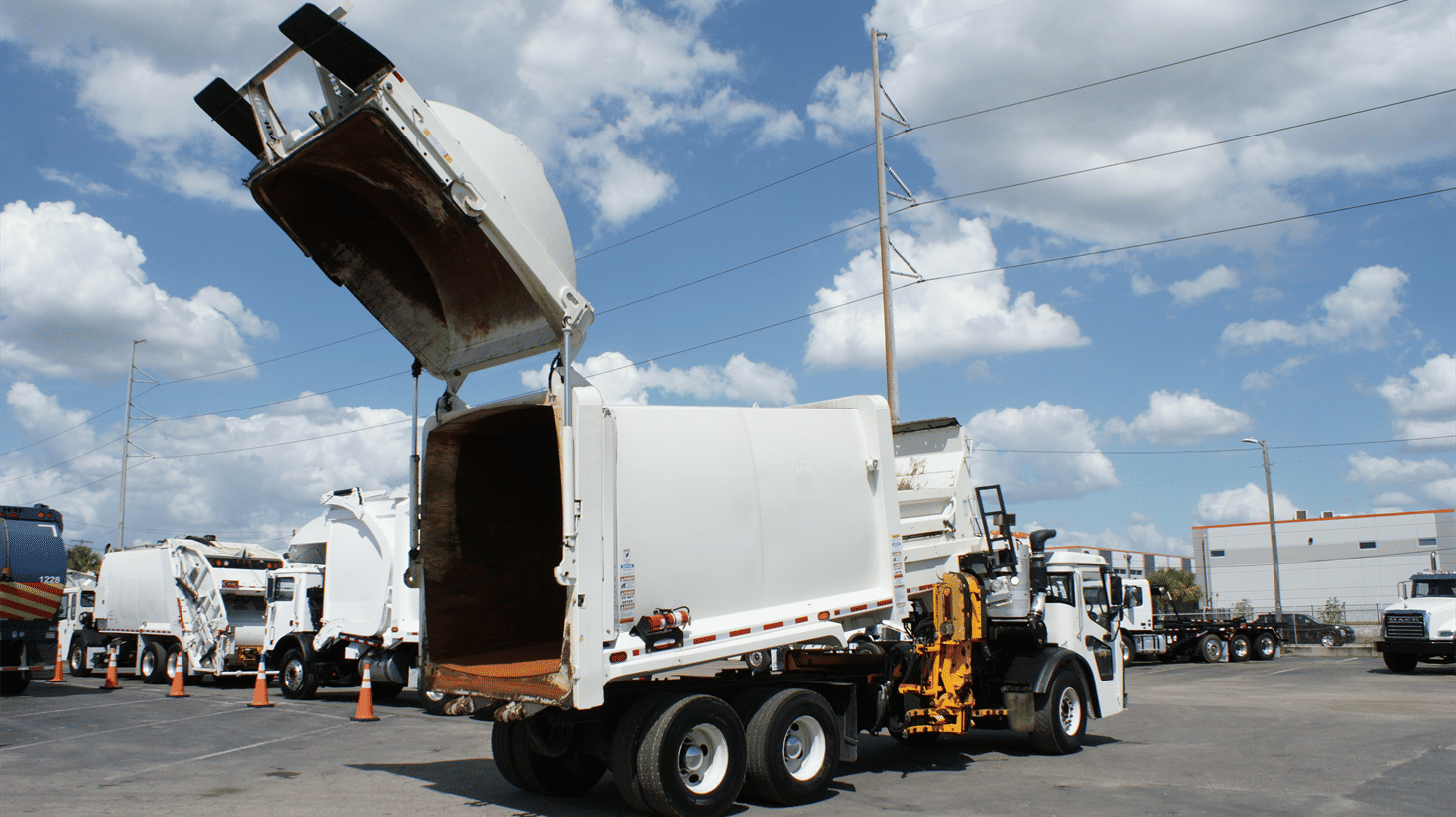 03_2023_mack_side_loader_garbage_truck_108493_11