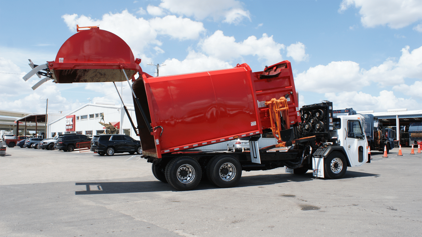 03_2024_battle_motors_side_loader_garbage_truck_108801_11