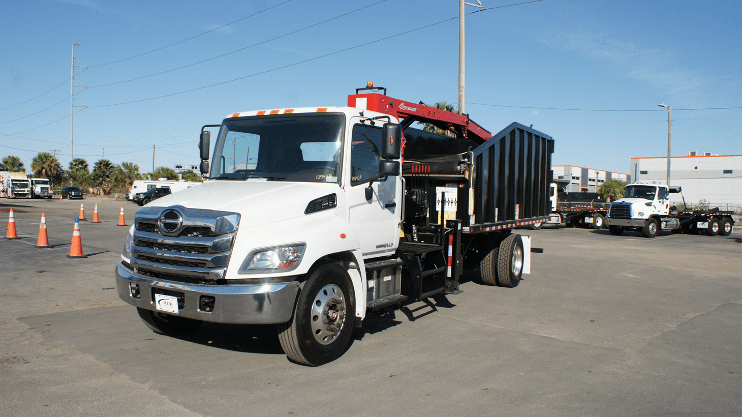 03_2025_Hino_Grapple_Truck_109428_3