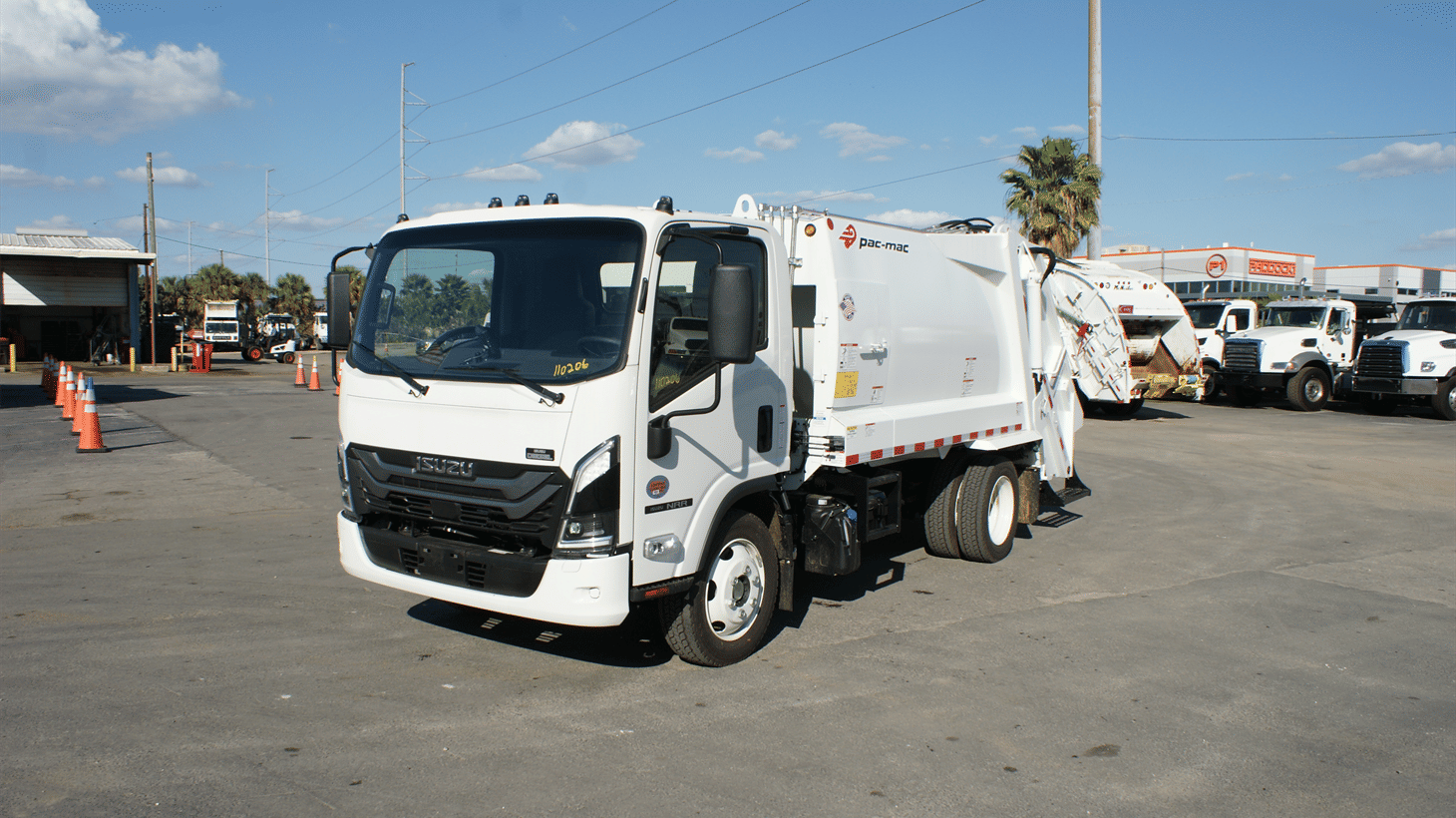 03_2026_Isuzu_Rear_Loader_110206_3