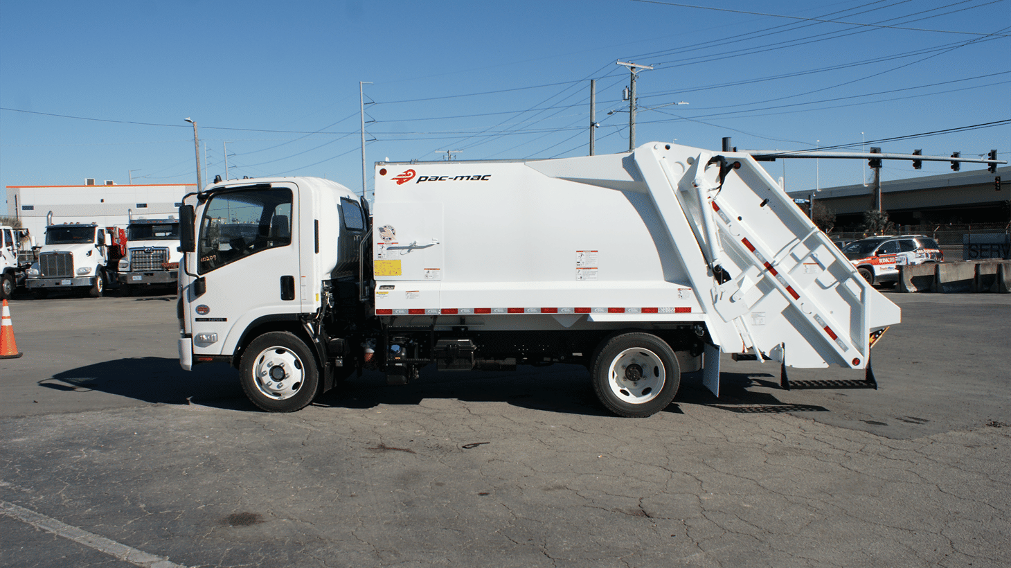 03_2026_Isuzu_Rear_Loader_110209_3