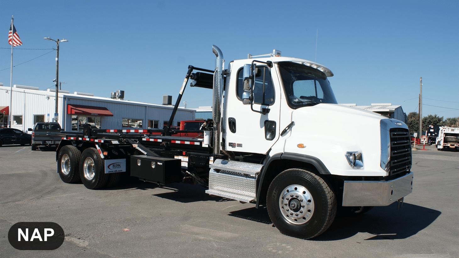03_2027_freightliner_roll_off_110375_3