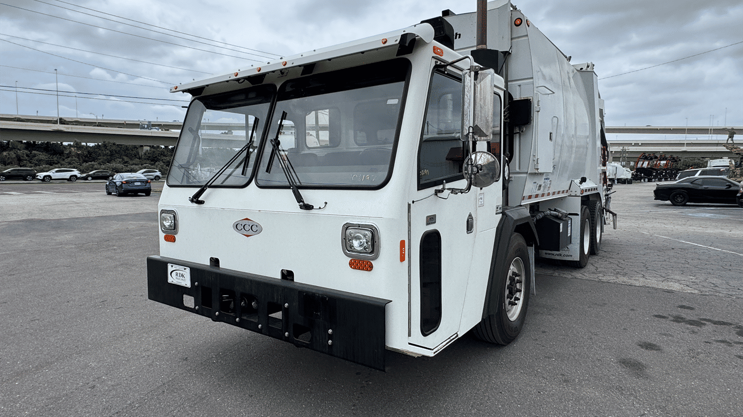 04_2023_CCC_Rear_loader_garbage_truck_108197_2