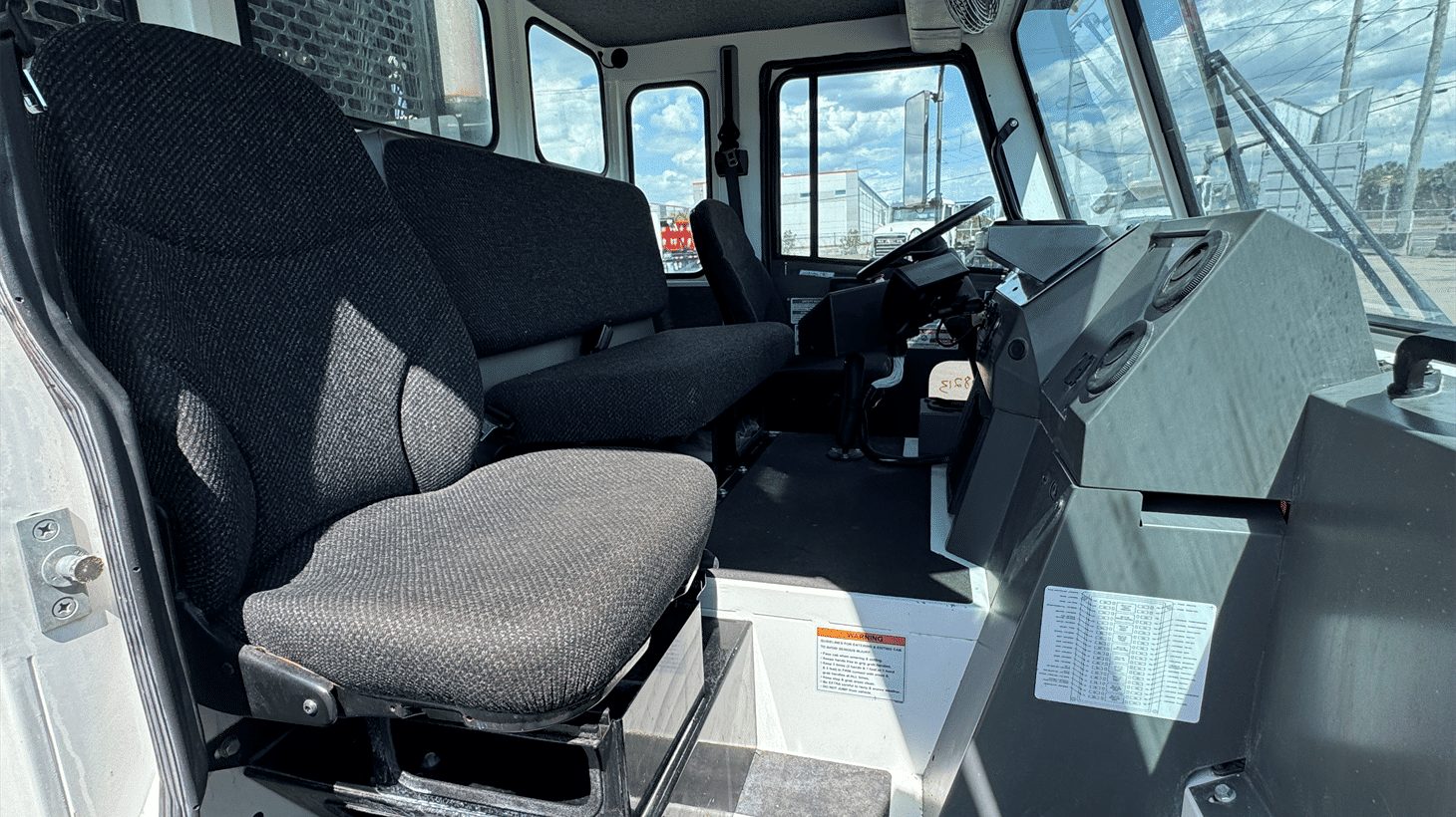 04_2024_battle_motors_rear_loader_garbage_truck_108213_12