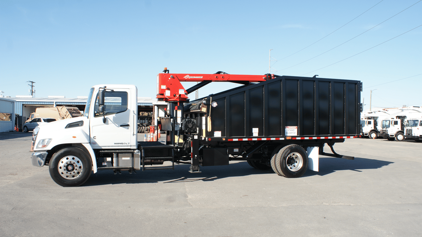 04_2025_Hino_Grapple_Truck_109428_4