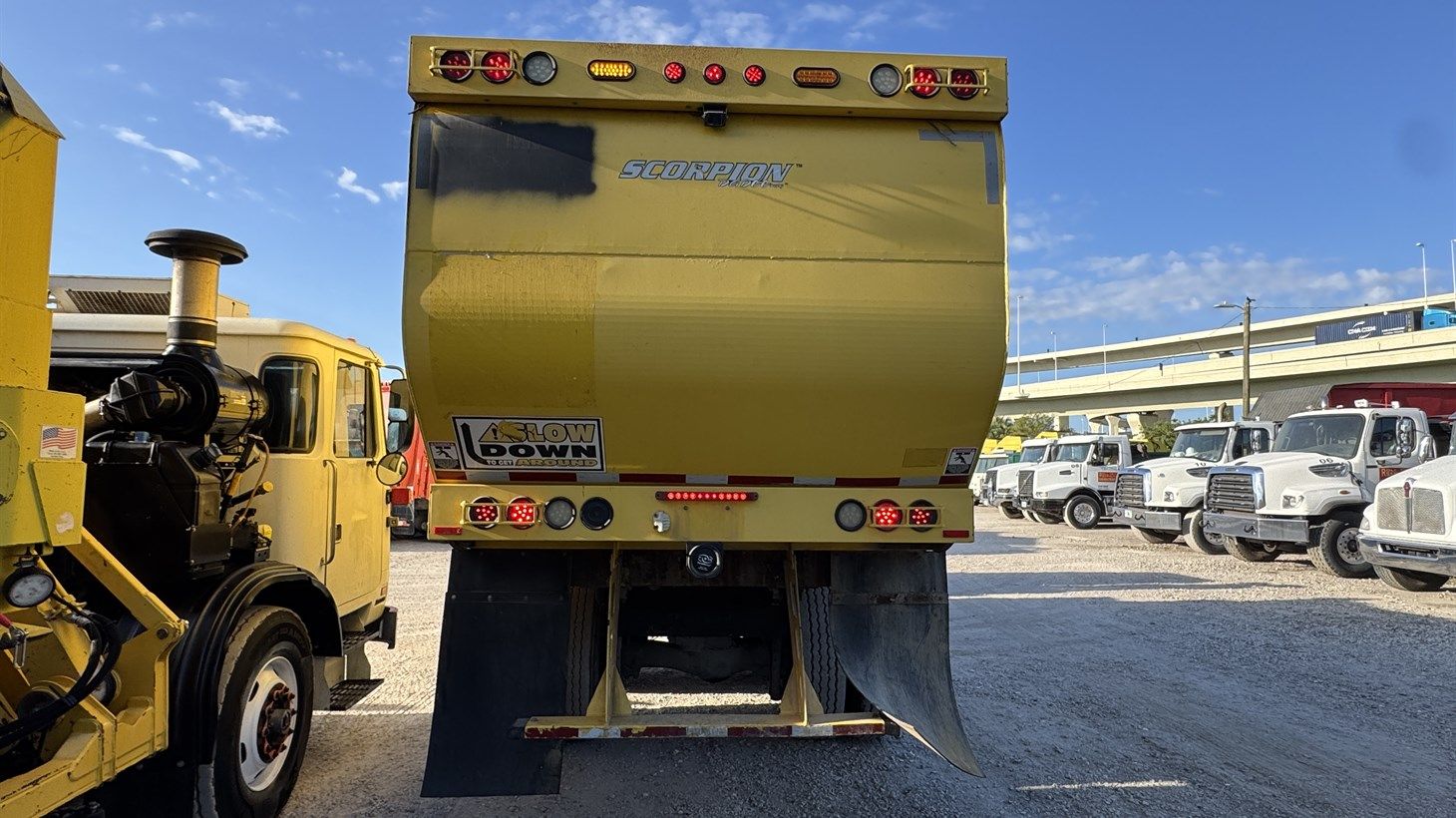 05_2018_Mack_Side_Loader_110428_5