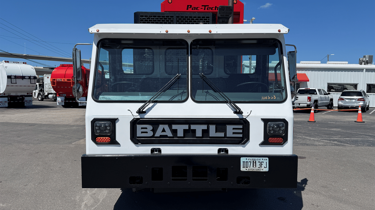 05_2024_battle_motors_side_loader_garbage_truck_108553_13
