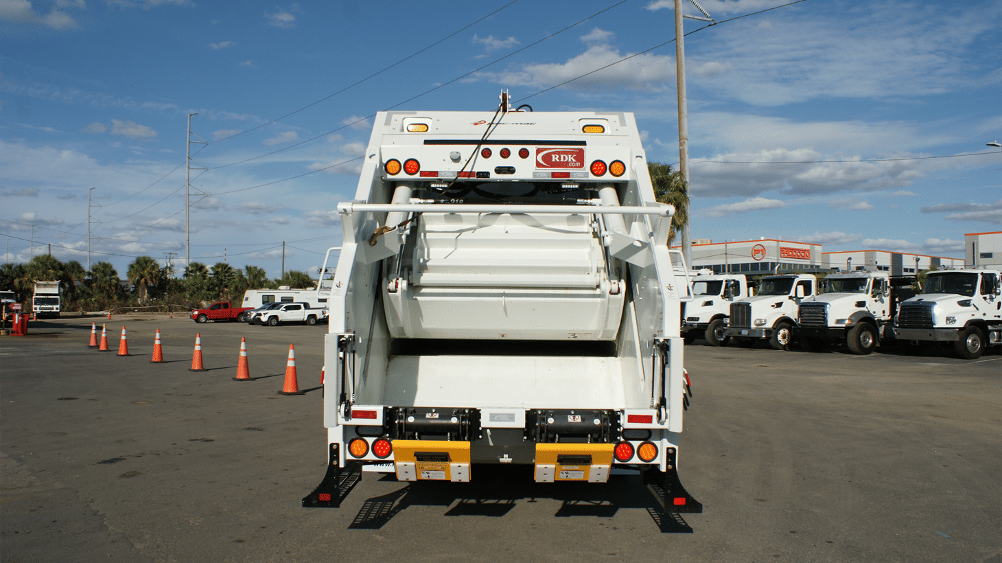 05_2025_Freightliner_Rear_Loader_110242_5