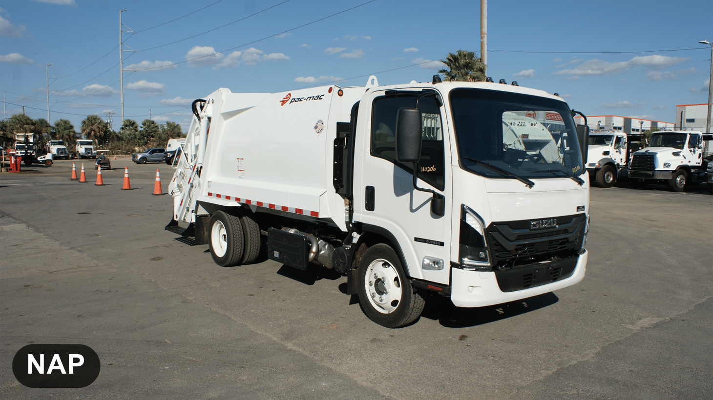 05_2026_Isuzu_Rear_Loader_1105018-2