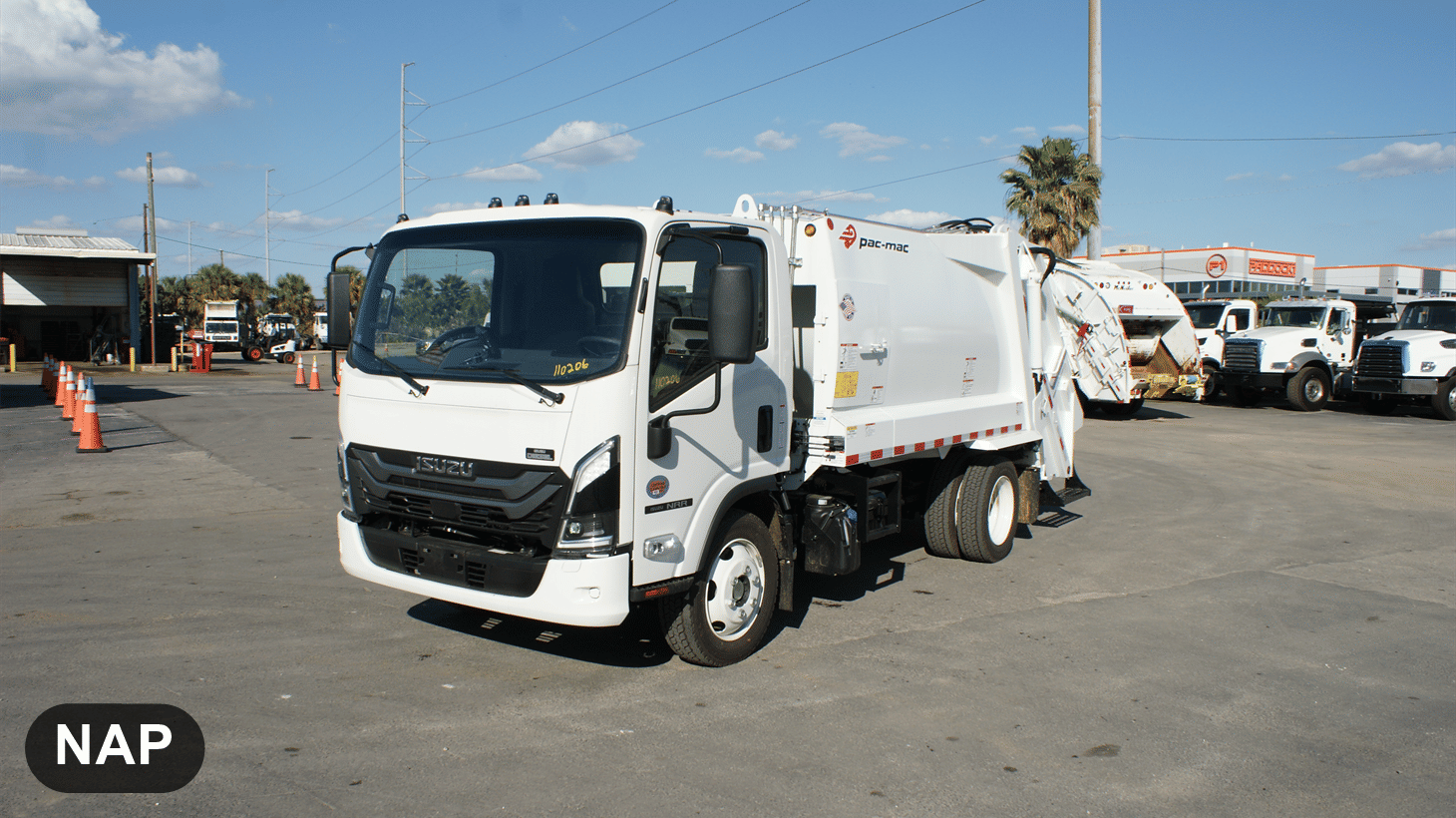 05_2026_Isuzu_Rear_Loader_1105019-2