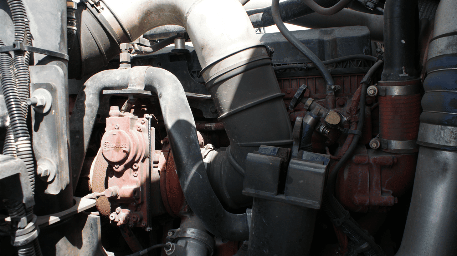 06_2023_mack_side_loader_garbage_truck_108491_14