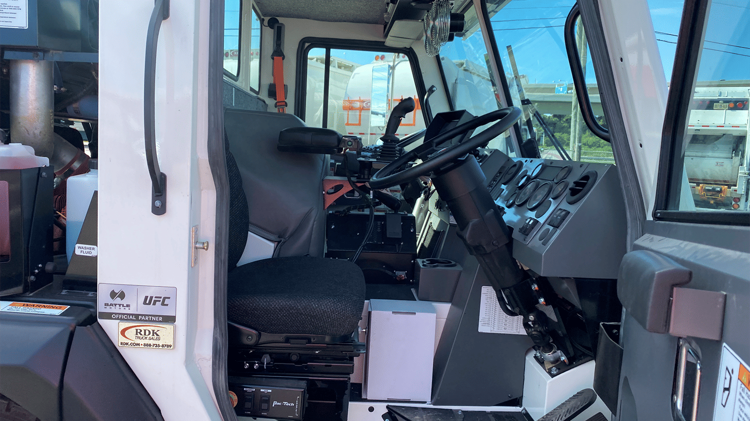 06_2024_battle_motors_front_loader_garbage_truck_109279_14