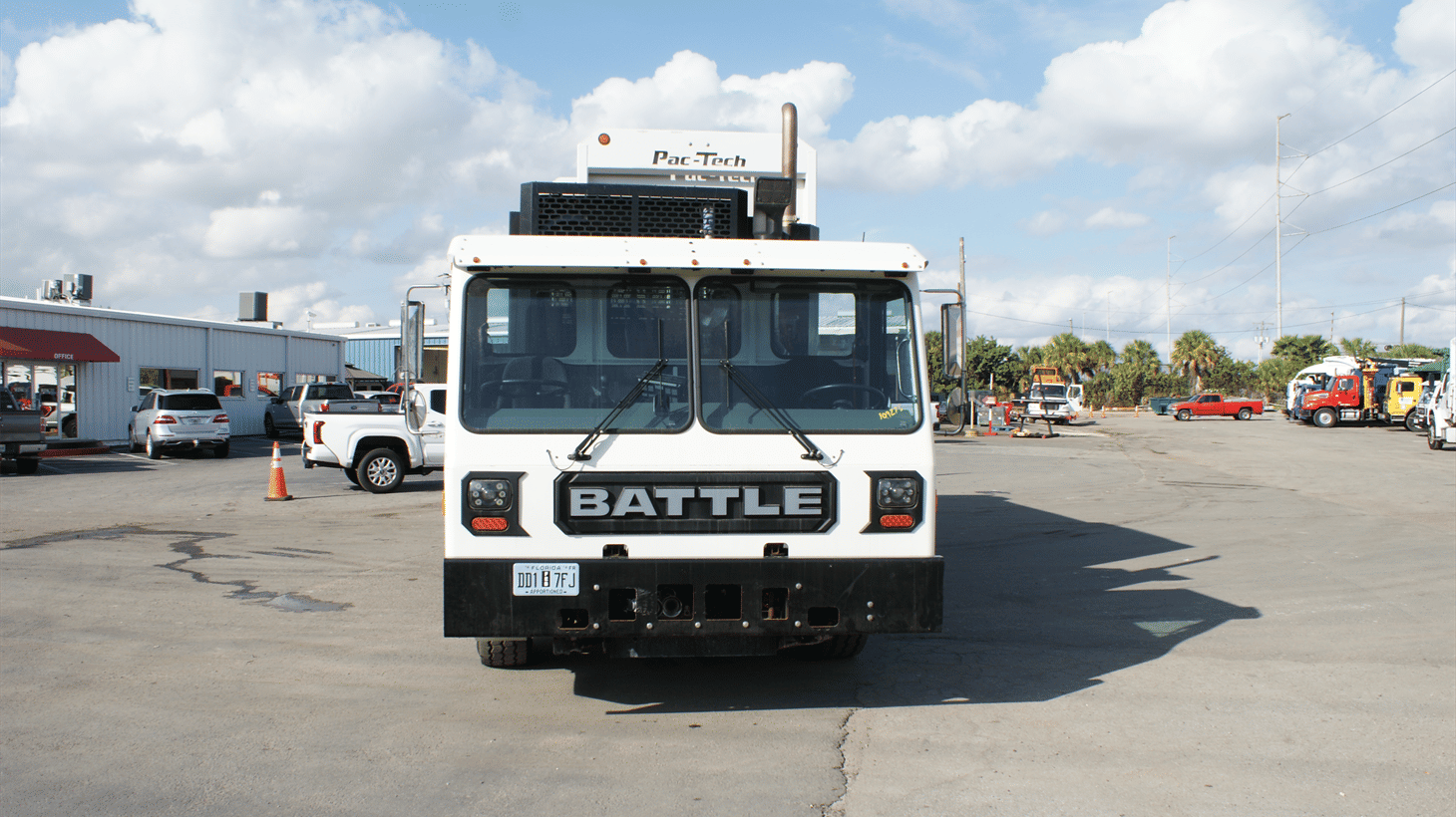 06_2024_battle_motors_side_loader_garbage_truck_109275_14