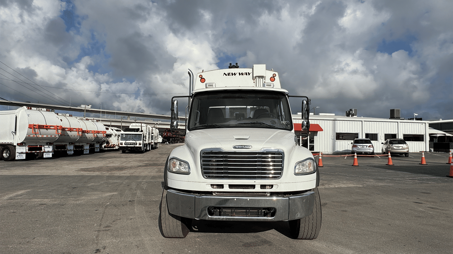 07_2020_freightliner_rear_loader_garbage_truck_108873_15