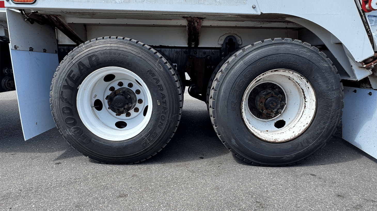 07_2022_freightliner_rear_loader_garbage_truck_108136_15