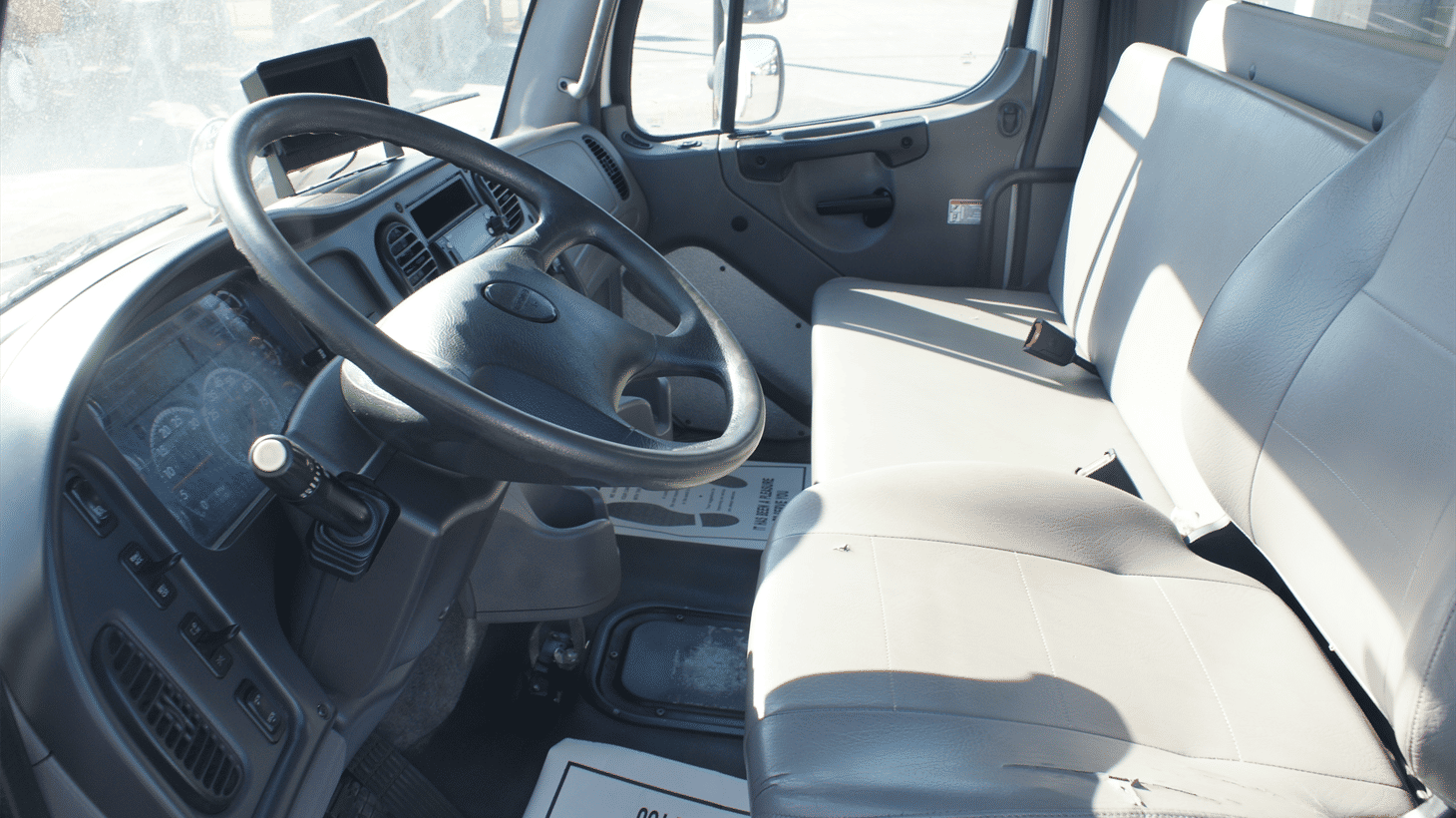 07_2023_freightliner_rear_loader_garbage_truck_108345_6