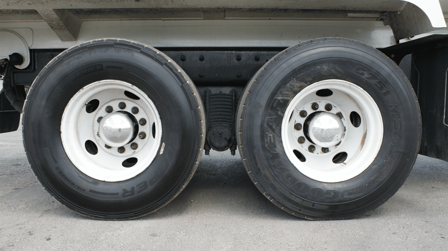 07_2023_mack_side_loader_garbage_truck_108493_15