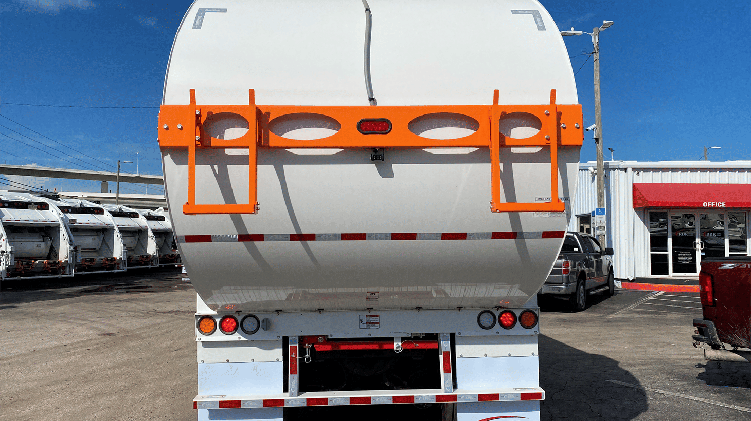 07_2024_battle_motors_front_loader_garbage_truck_109279_15