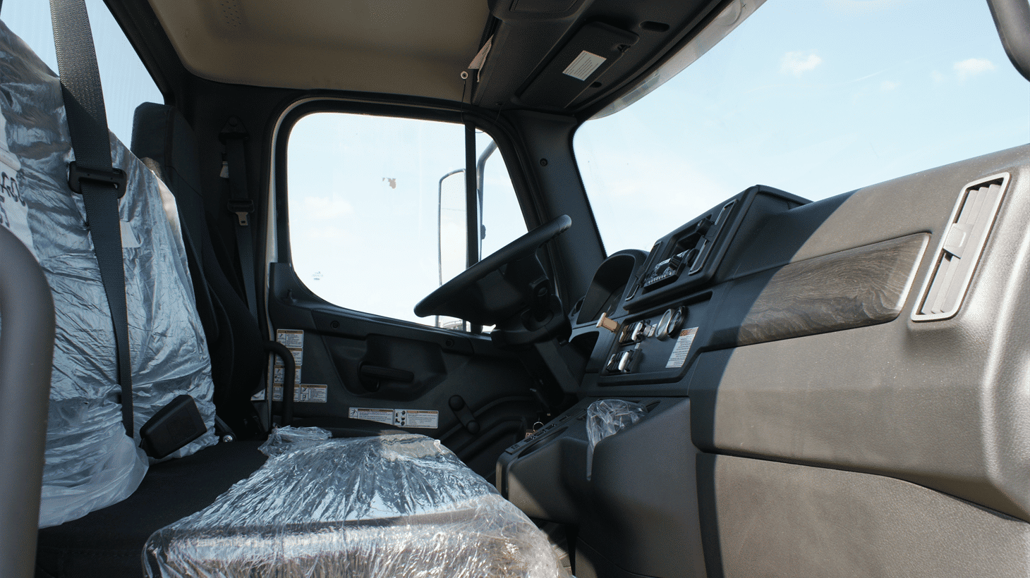07_2025_Freightliner_Grapple_Truck_109868_7