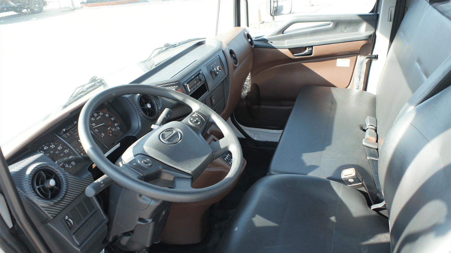 07_2025_Hino_Grapple_Truck_109428_7