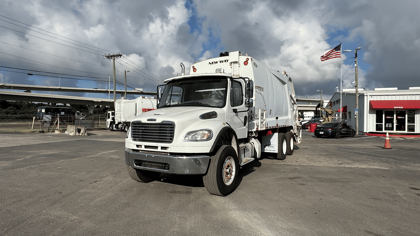 08_2020_freightliner_rear_loader_garbage_truck_108873_16