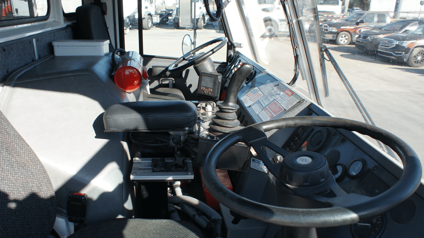 08_2022_CCC_Side_loader_garbage_truck_108720_16