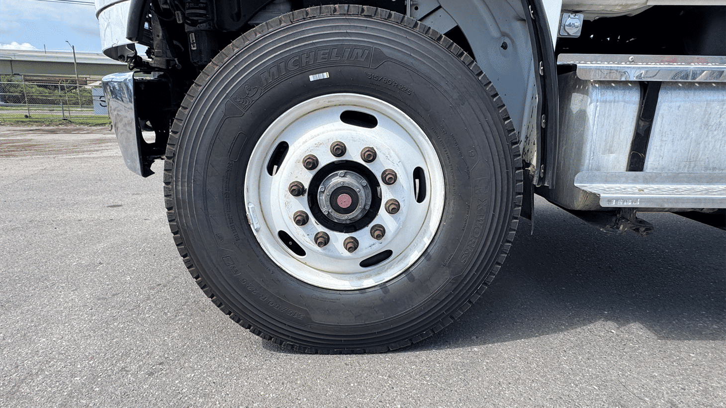 08_2022_freightliner_rear_loader_garbage_truck_108136_16