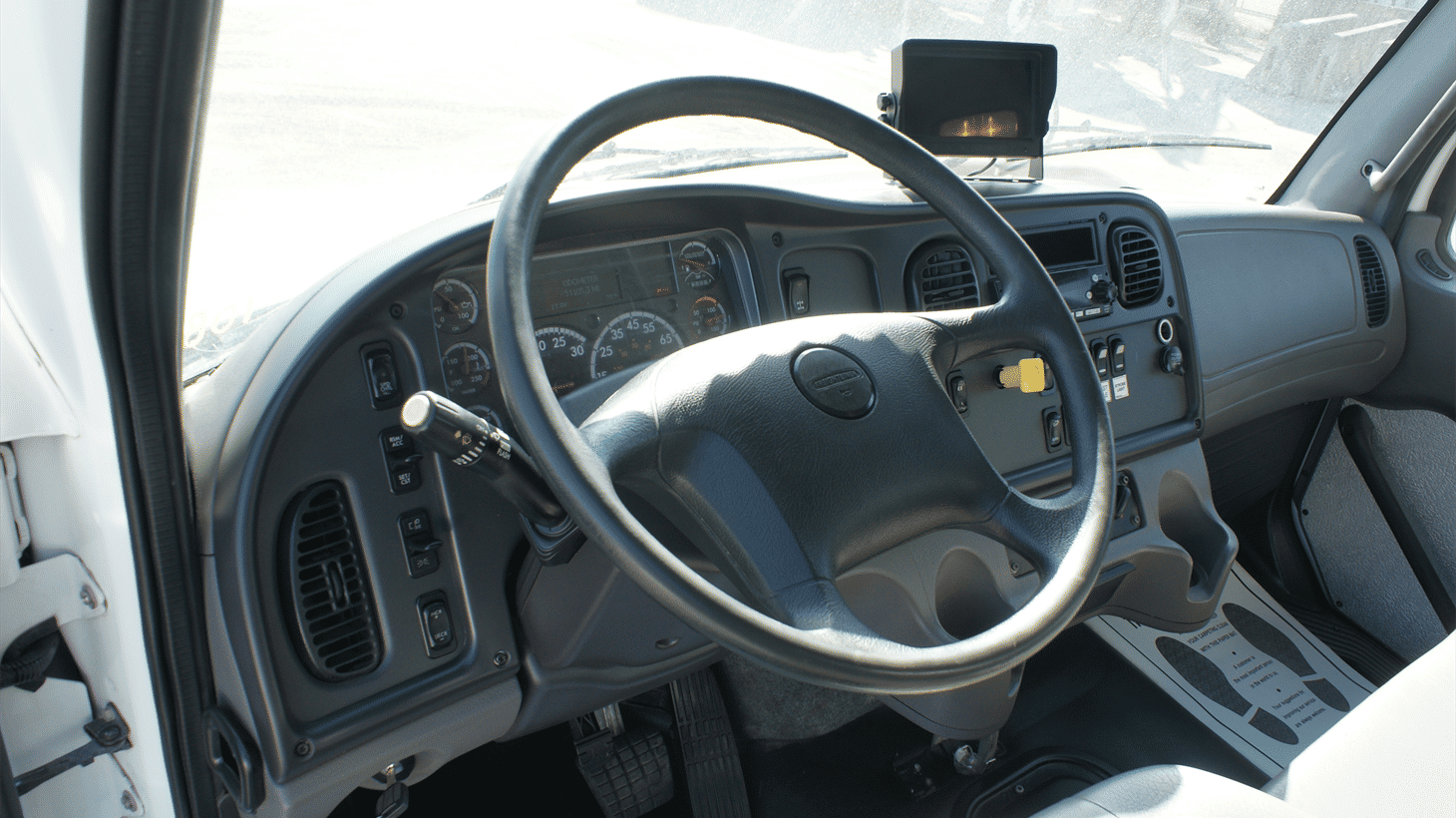 08_2023_freightliner_rear_loader_garbage_truck_108345_7