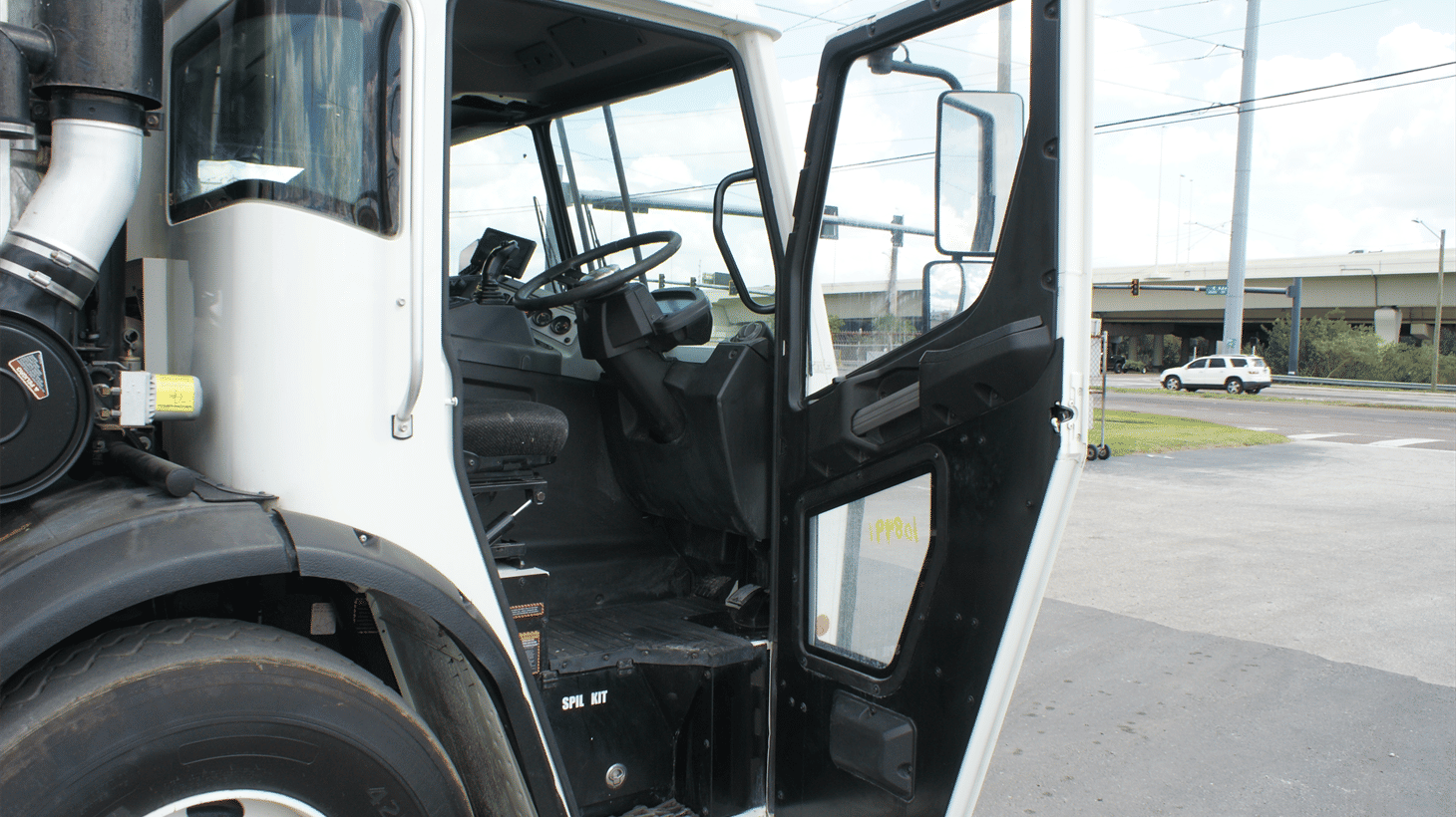 08_2023_mack_side_loader_garbage_truck_108491_16