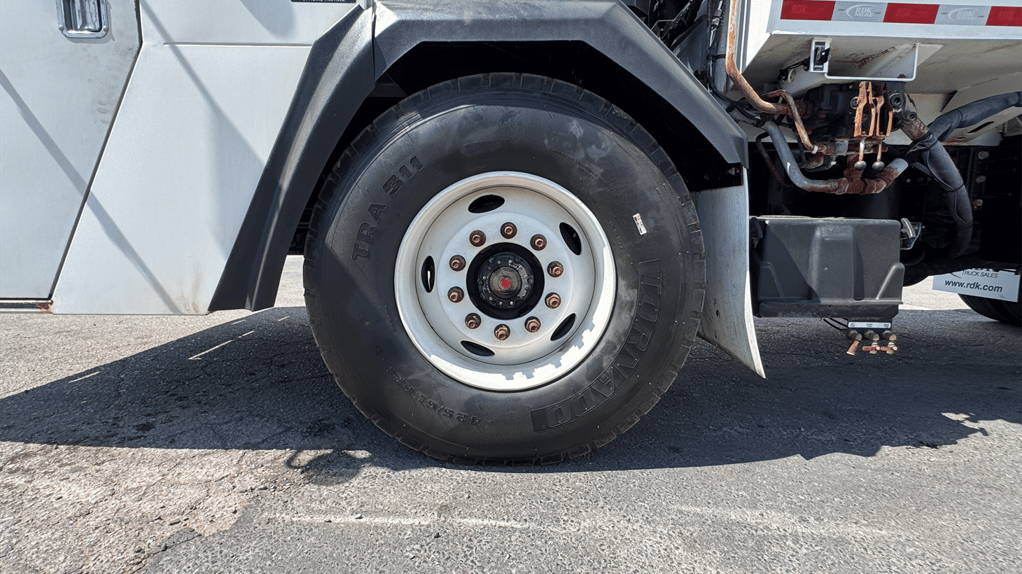 08_2024_battle_motors_rear_loader_garbage_truck_108213_16