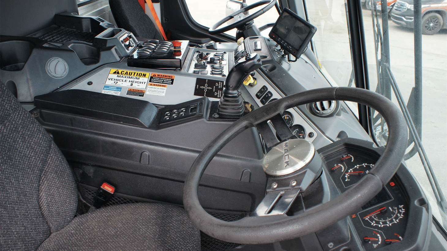 09_2023_mack_side_loader_garbage_truck_108491_17