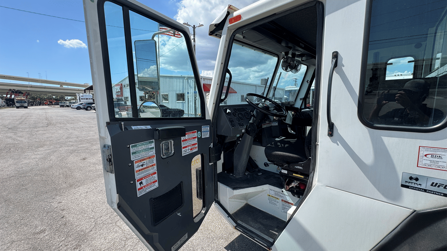 09_2024_battle_motors_rear_loader_garbage_truck_108213_17
