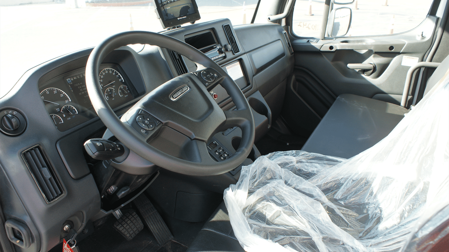 09_2025_Freightliner_Rear_Loader_110242_9