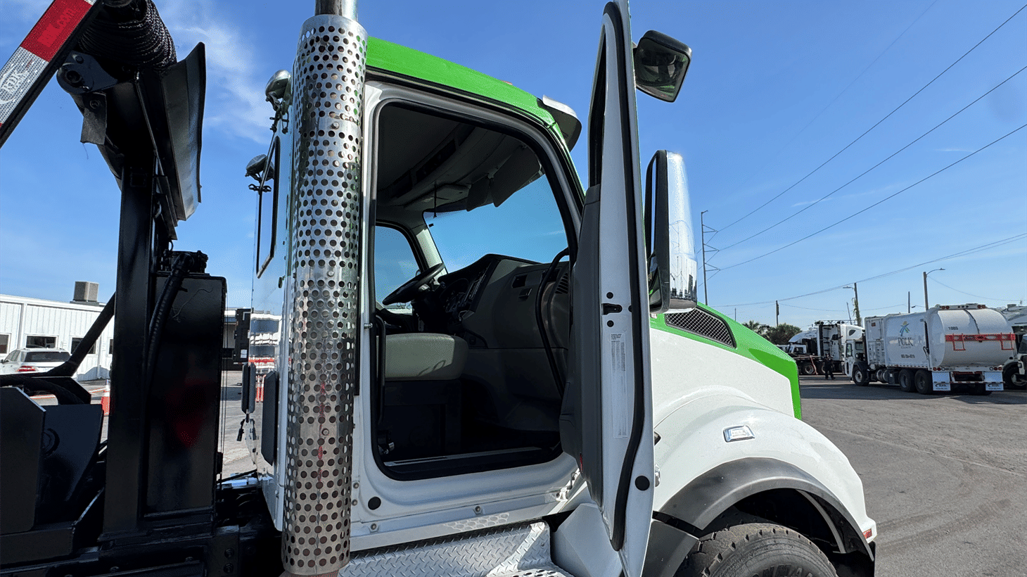 10_2020_kenwoth_roll_off_truck_110350_18