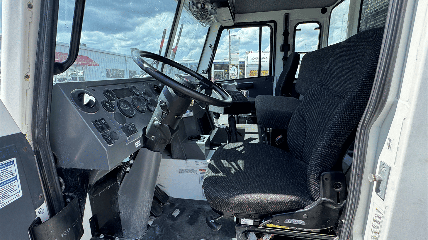 10_2024_battle_motors_rear_loader_garbage_truck_108213_18