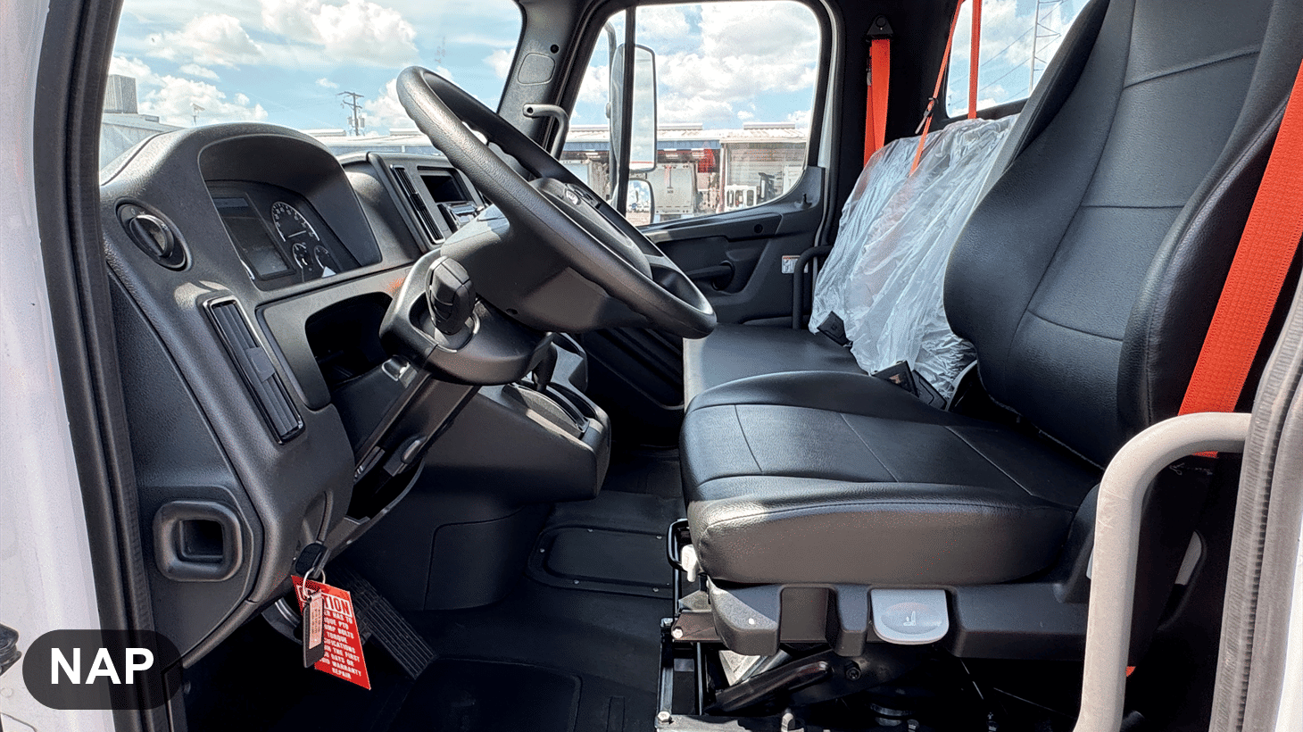 10_2025_Freightliner_Grapple_Truck_109479_9