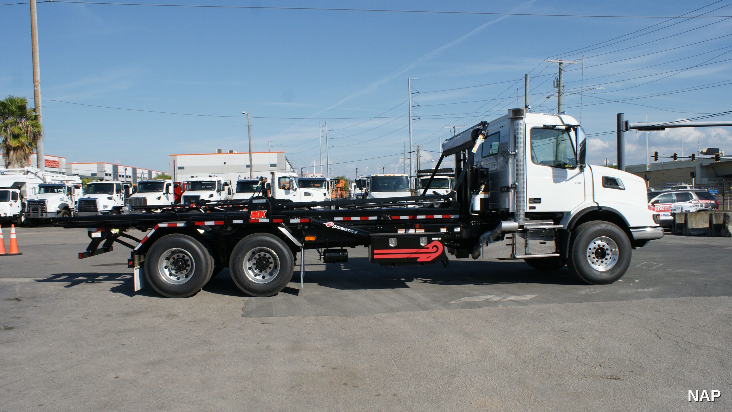 110297-nap-2026-volvo-roll-off-truck203-2