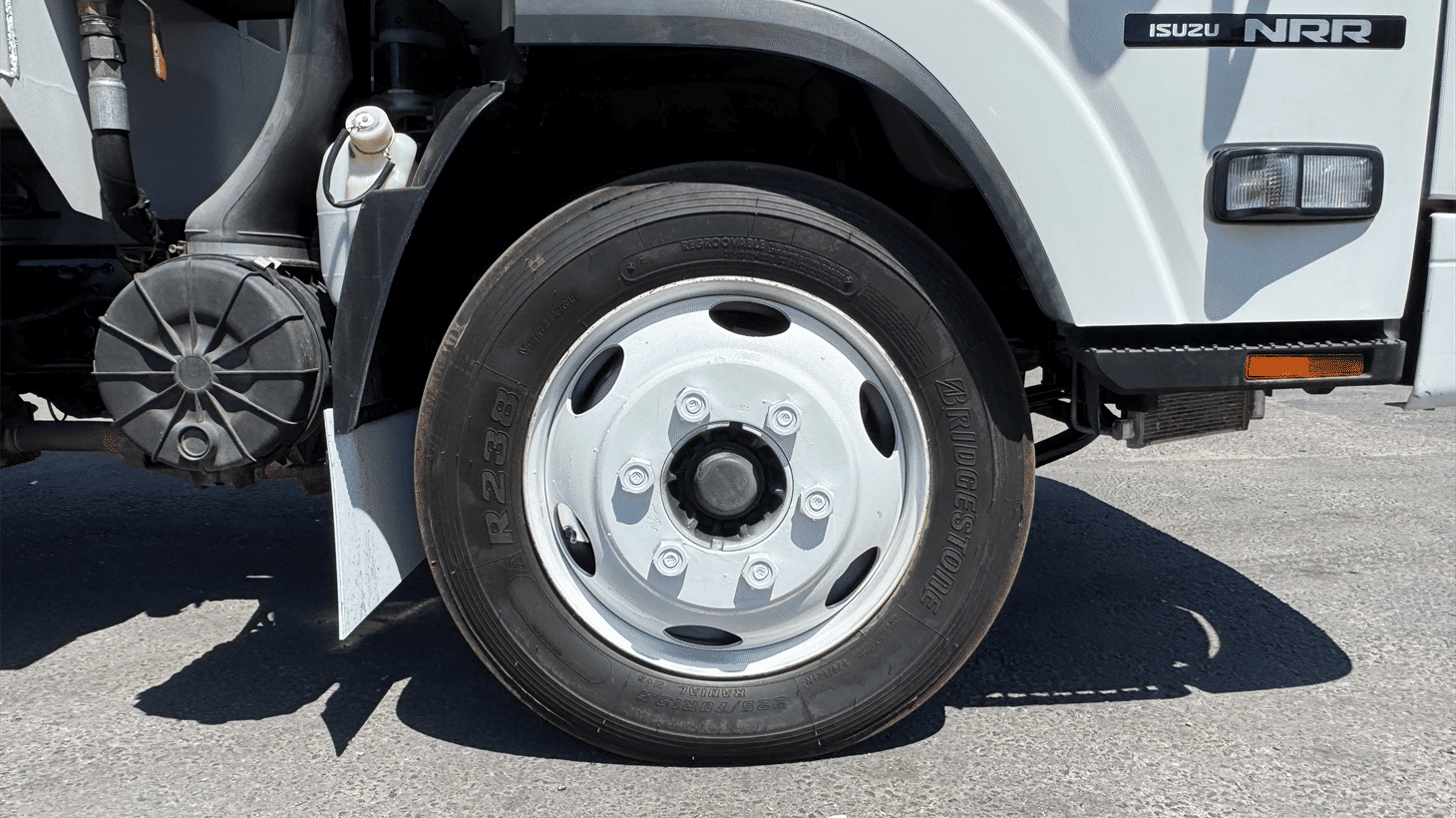 11_2022_isuzu_rear_loader_garbage_truck_108224_19