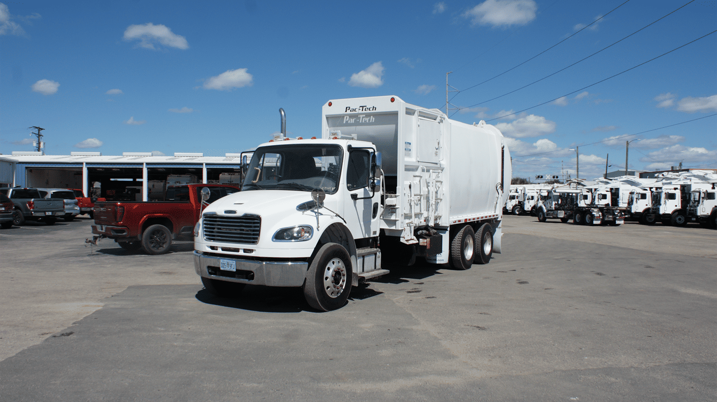 12_2022_freightliner_side_loader_garbage_truck_108141_2