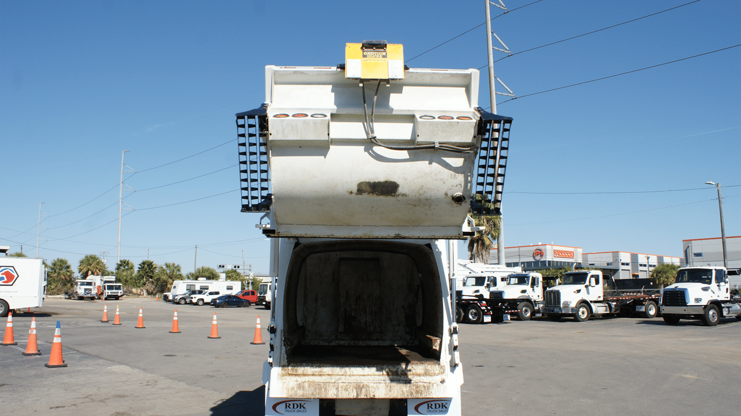 12_2023_isuzu_rear_loader_108835_5