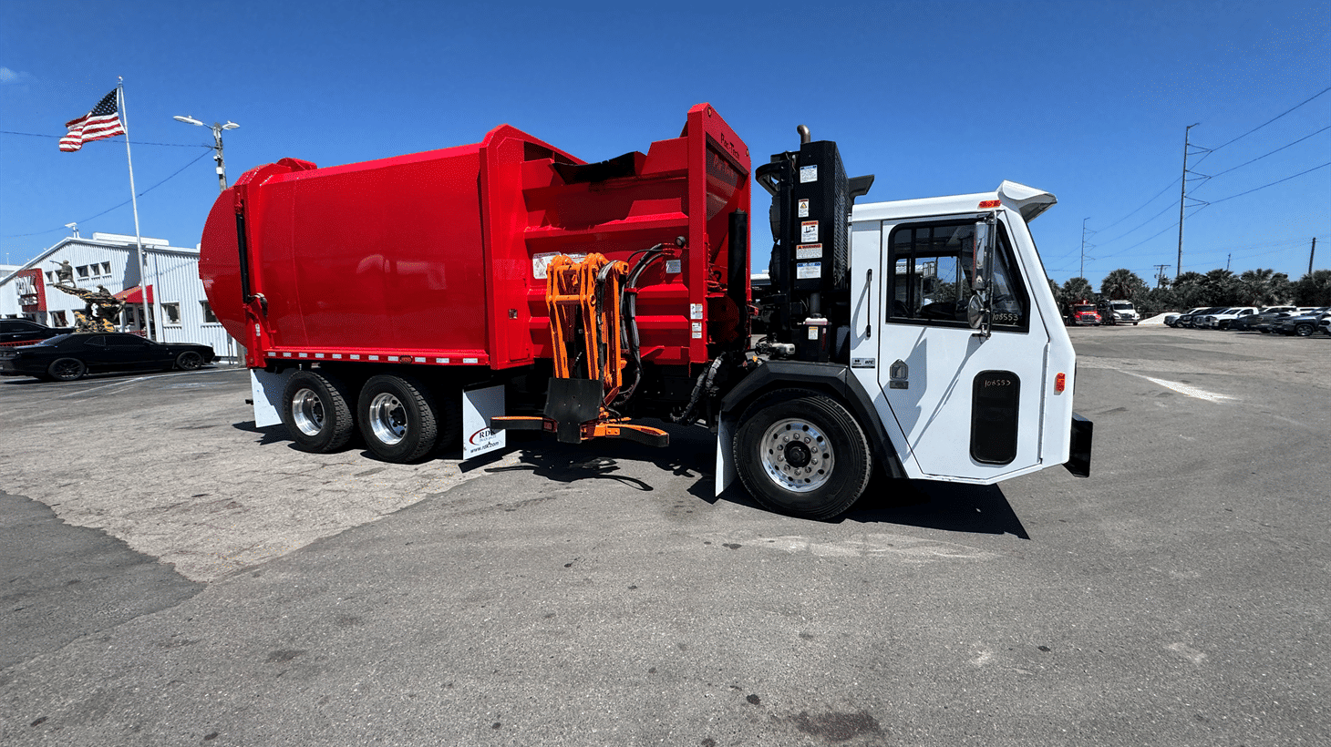 12_2024_battle_motors_side_loader_garbage_truck_108553_2
