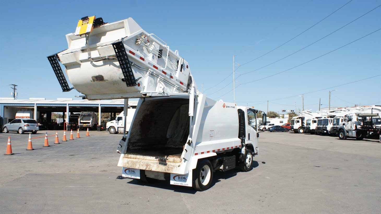 13_2023_isuzu_rear_loader_108835_6